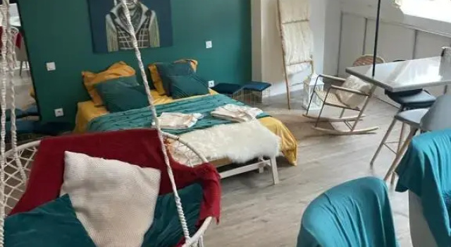 Eden SPA Appartement D’Exception (Adults Only), Забронировать Курортный отель Отели Бургундия-Франш-Конте с парковкой, Парковка