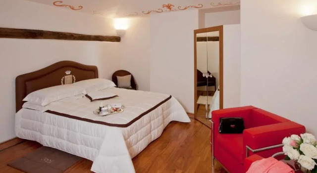 Quisigusta Miraval Suites B&b, Забронировать Отель «постель и завтрак» Отели Лугано с парковкой, Парковка