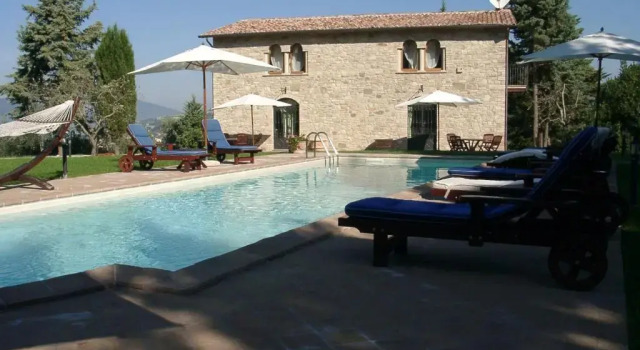 Вилла Podere Caldaruccio La Pineta Villa 22 People