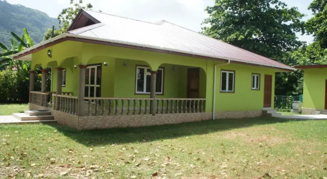 Коттедж La Passe Holiday Villa