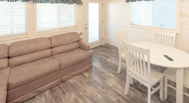 Коттедж с 2 комнатами Sun Retreats Cape Cod