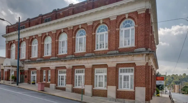 The Firehouse Inn, 予約 ベッド・アンド・ブレックファースト Rutherfordton ノースカロライナ州