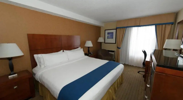 Двухместный номер Standard Sandman Hotel & Suites London Downtown