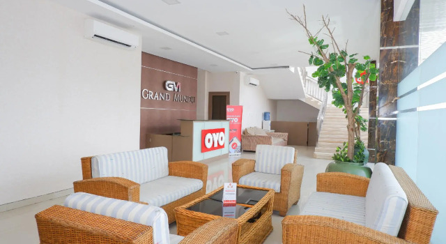 OYO 379 Grand Mundu