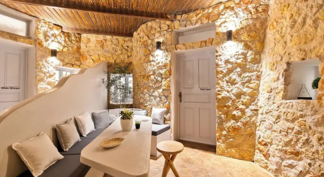 ArtChroma House