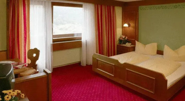 Landhaus Hermann, Prenota Casa vacanze Hotel a Tirolo con parcheggio, Parcheggio