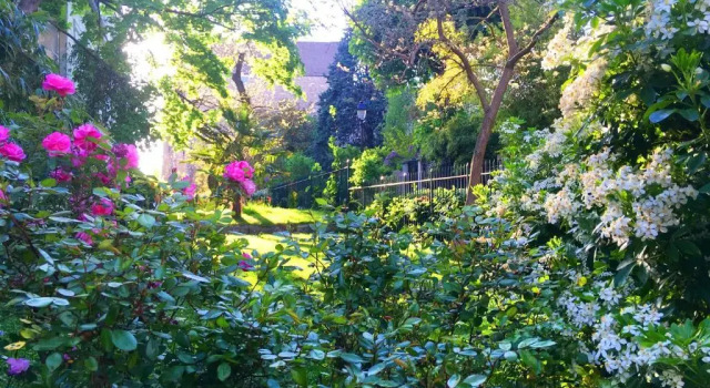 Номер Standard MONTMARTRE ROMANTIC, Bed & Breakfast - Paris