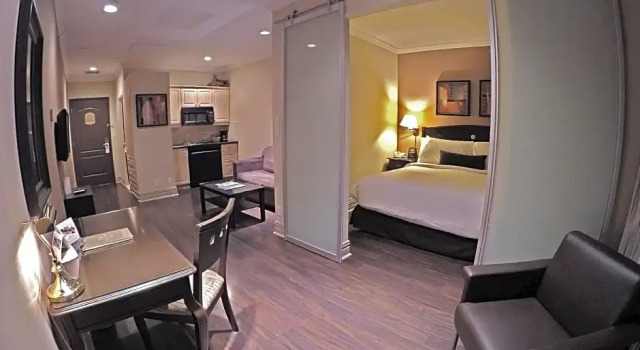 Полулюкс Grand Hotel & Suites