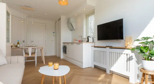 Charming Holiday Home With a Terrace, Book Hotel Zoutelande 