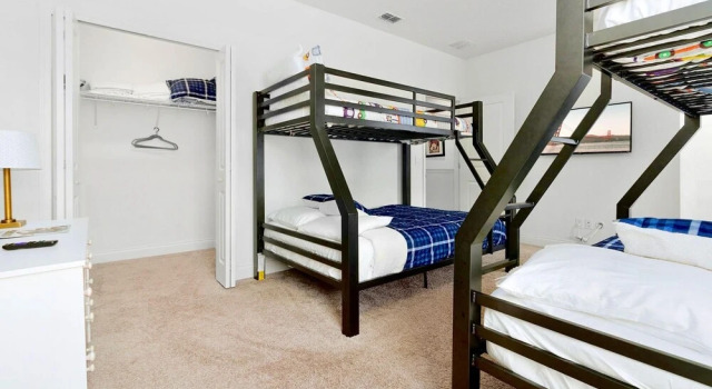 Stylish 3BR Townhouse With Pool Near Disney