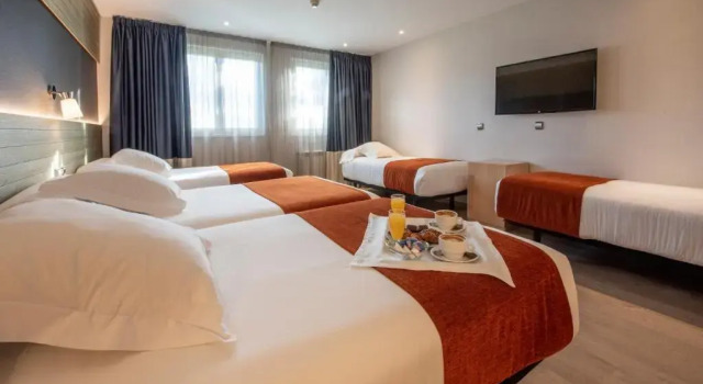 Семейный номер Standard Hotel Avenida