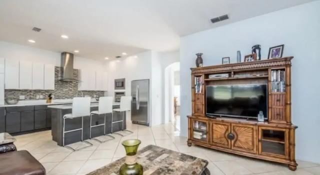 6-Bedroom Villa in Davenport 116TC