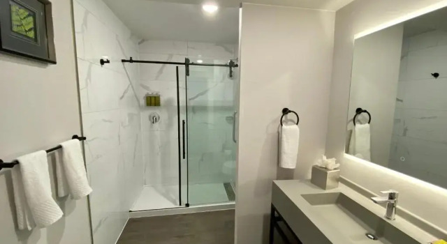 Номер Standard DoubleTree by Hilton San Francisco South Airport Blvd