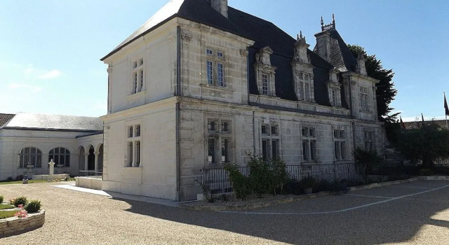 Château Pellisson, Book Hotel Hoteller i Charente med pool, Swimmingpool
