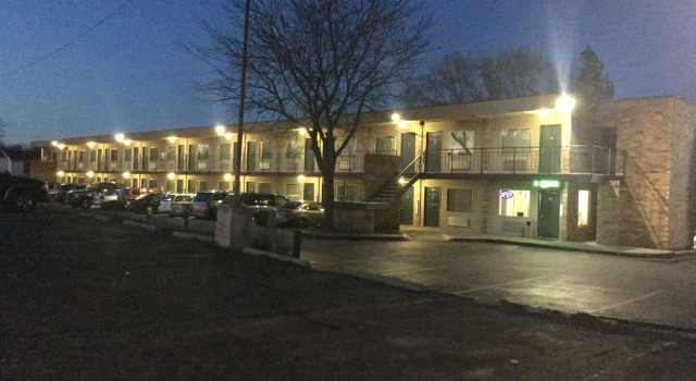 Thunderbird Motor Inn Baraboo