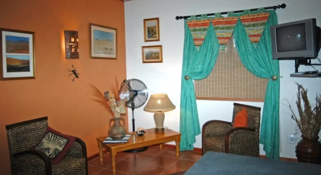 Bushbabies Inn, Rezervați Hotel Swakopmund Namibia, aproape de Marine Denkmal