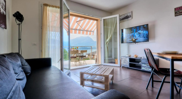 Il SOLE HOUSE, Book Hotel Hotels in Como with a Pool, Swimming Pool