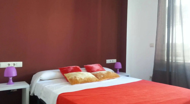 Baron Suites, Забронировать Отель Отели Валенсии 3 звезды, рядом с Церковь Св. апостола Томы и Св. Фелипе-Нери, 3*