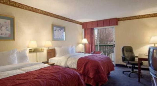 Ramada St. Louis Airport, Book Hotel Bridgeton Missouri