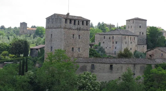 Castello Del Poggiarello, Buchen Sie Hotel Hotels in Merse-Tal mit Pool, Schwimmbad