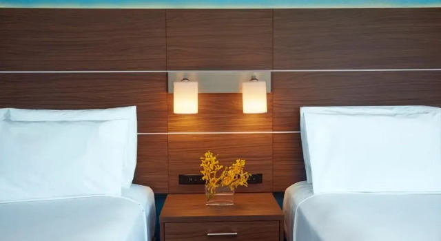 Run of House Holiday Inn Express Waikiki by IHG