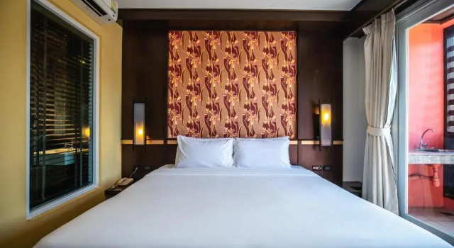 Двухместный номер Superior Ratana Hotel Chalong