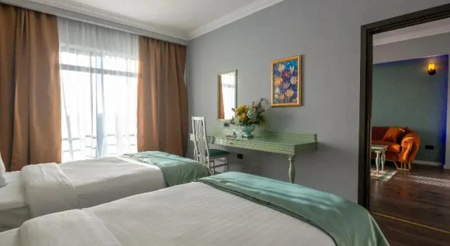 Полулюкс Premium Phoenicia Express Hotel