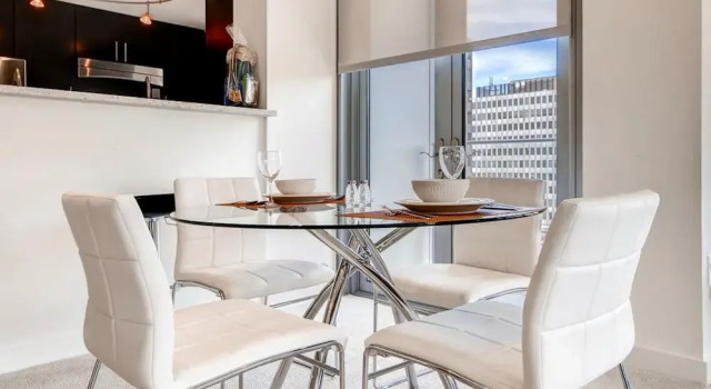 Апартаменты Luxury с 2 комнатами Bluebird Suites near National Airport