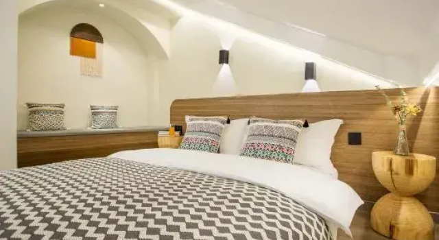 Люкс Дуплекс с балконом и с видом на озеро Yunxiang Rongyisu B&B