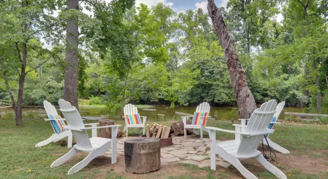 Апартаменты Riverfront Couple's Retreat in Smoky Mountains!
