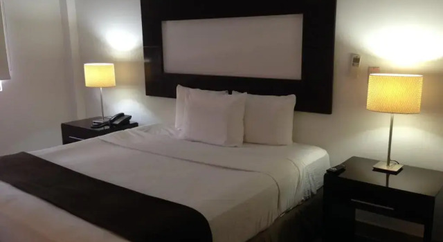 Hotel Brandts Ejecutivo Los Robles, Prenota Hotel Hotel a Managua Region con parcheggio, Parcheggio