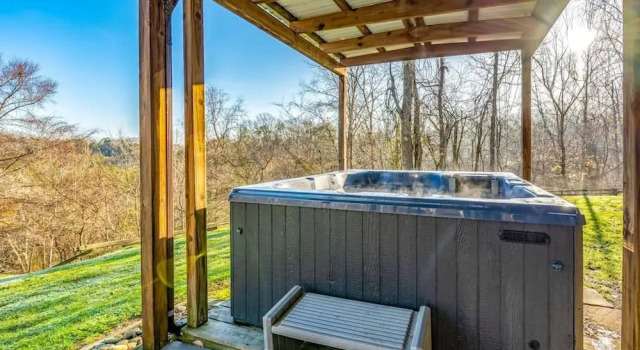 Коттедж Dog Friendly Views Hot Tub Close to PF Gsmnp