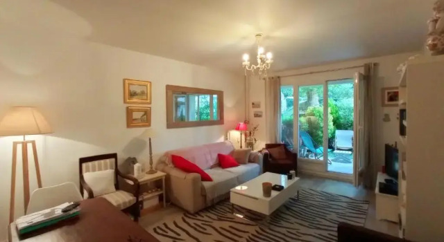 Homestay B&B LA BRUYERE chez l'habitant, Book Bed and Breakfast Versailles 