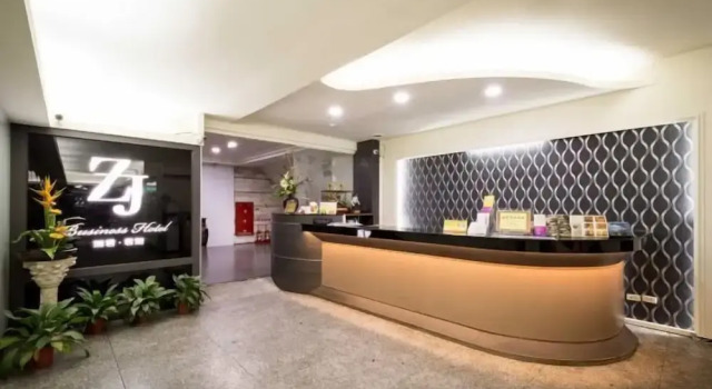 Jung Zaw Hotel