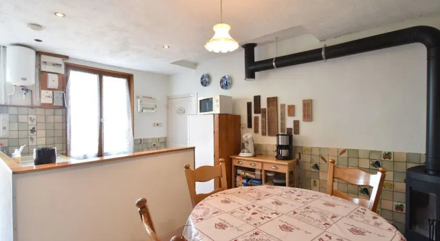 Farmhouse in Fours With Courtyard, Terrace, Fenced Garden, Rezervasyon Otel  