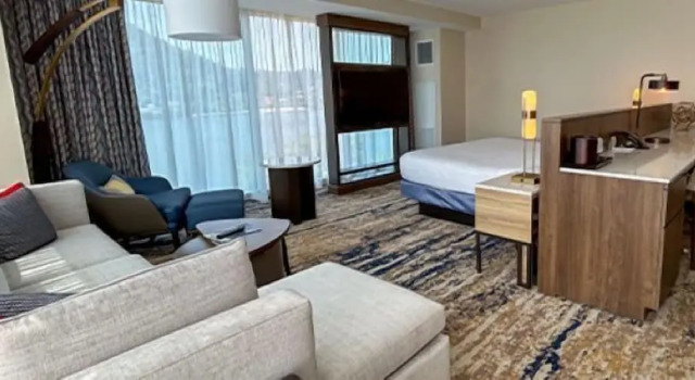Люкс с видом на реку The Landing Hotel at Rivers Casino Pittsburgh