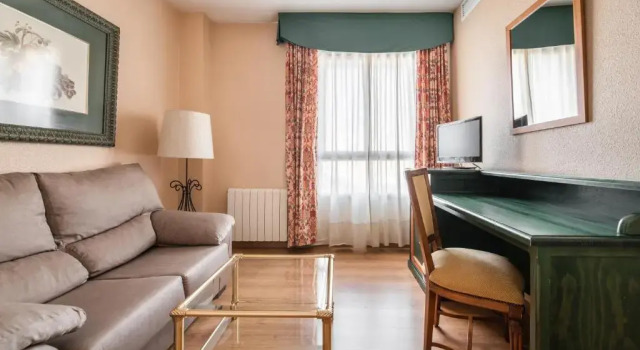 Полулюкс Hotel Rio Badajoz