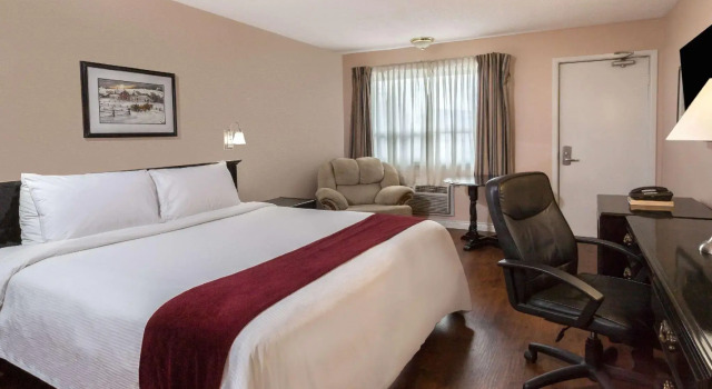 Двухместный номер Standard Days Inn by Wyndham Fredericton