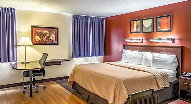 Люкс Deluxe Red Roof Inn Columbus - Taylorsville-Edinburgh