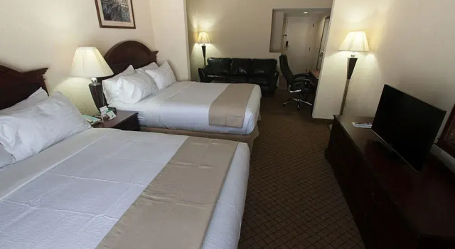 Holiday Inn Hotel & Suites Huntington-Civic Arena, Prenota Hotel Huntington Virginia Occidentale