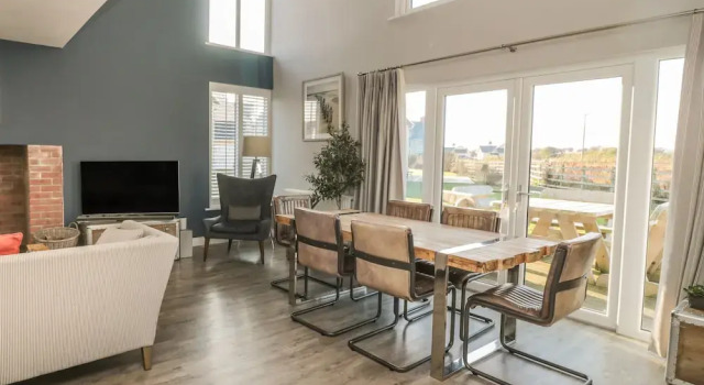 The Deck House, Buchen Sie Ferienhaus Hotels in Schottland mit Parkplatz, Parkplätze