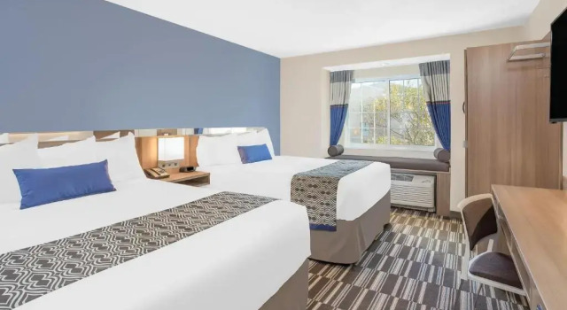 Четырёхместный люкс Microtel Inn & Suites by Wyndham Ocean City