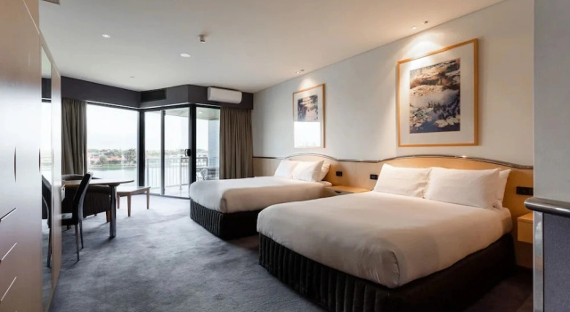 Двухместный номер Executive с балконом и с видом на озеро Lakes Hotel