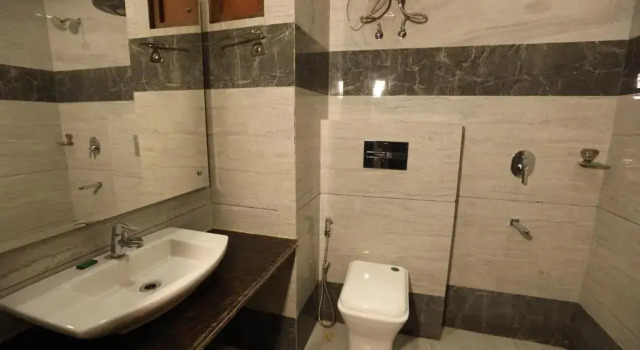 Трёхместный семейный номер Standard с видом на город Hotel Starex Opp. Artemis Hospital