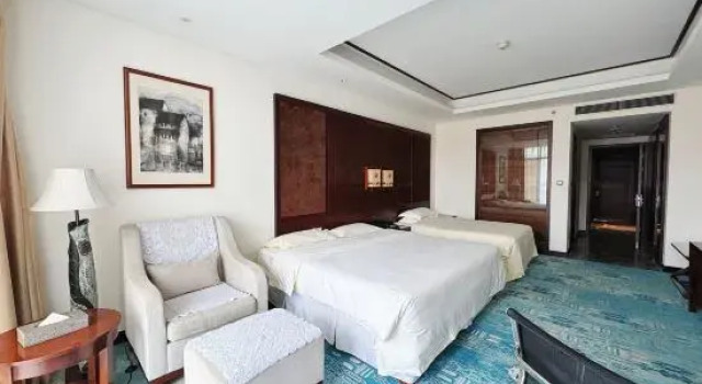 Семейный номер Standard Four Points By Sheraton Danzhou