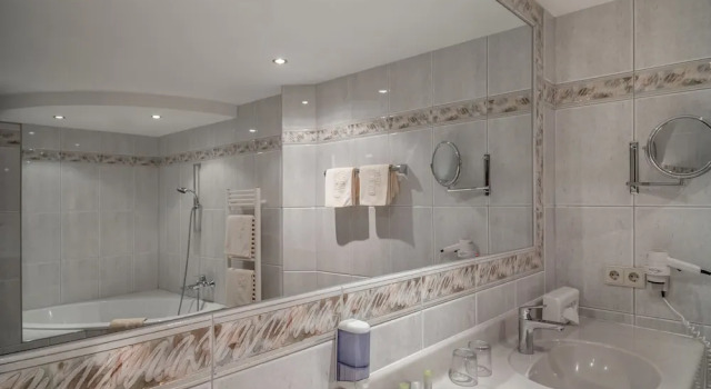 Полулюкс с балконом и с видом на горы Apartment Alpenland