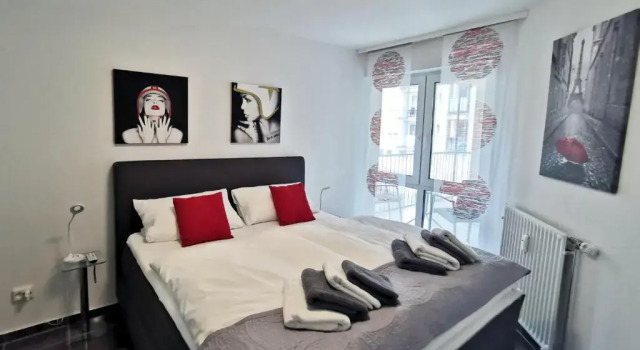 Апартаменты 2-Zimmer Komfortable Ferienwohnung im Kurviertel