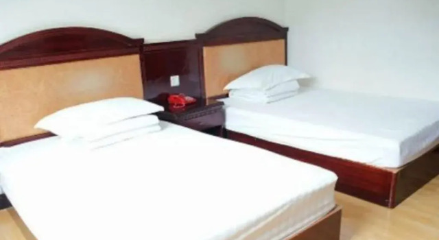Guosheng Inn, Rezerwuj Hotel Hotele w Nanning z parkingiem, Parking