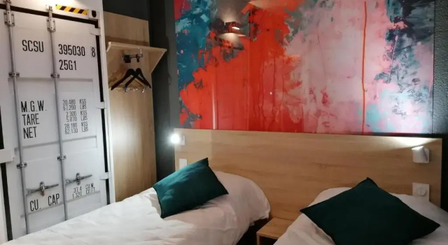Двухместный номер Standard Kyriad Direct Orleans - Olivet - La Source
