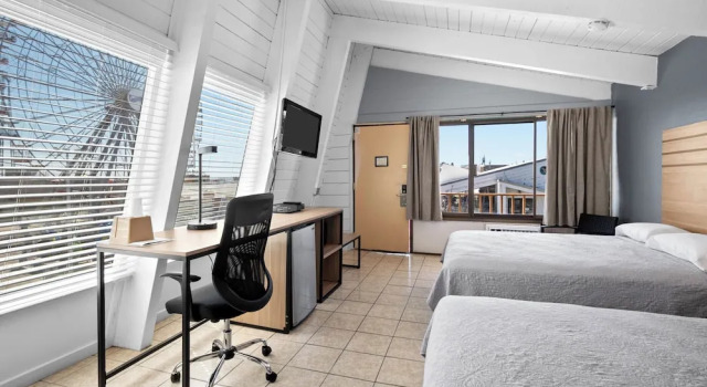 Четырёхместный номер Standard рядом с пляжем Aztec Ocean Resort